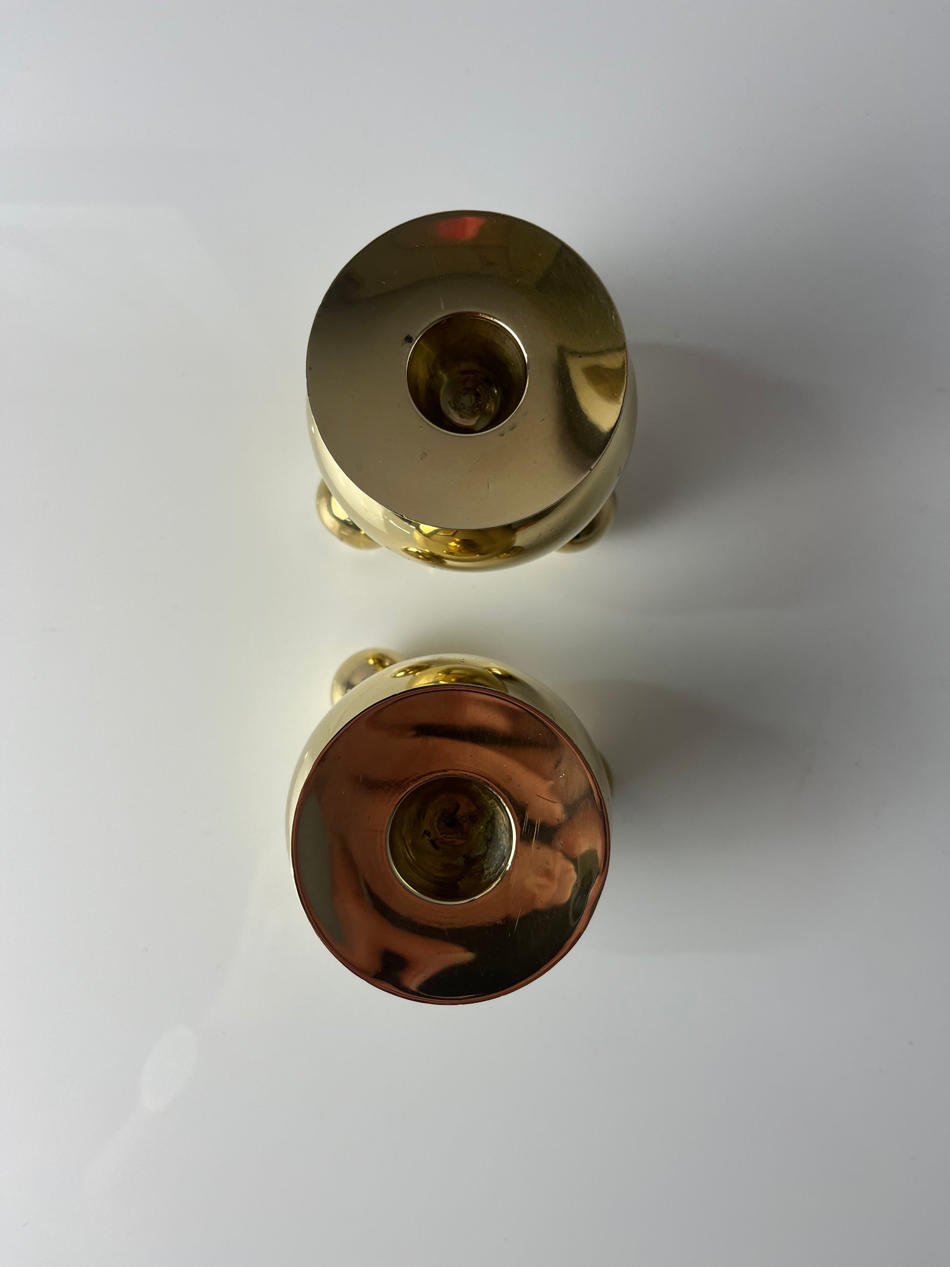 Set: 2x Kugel Kerzenständer Messing von Gusums Bruk