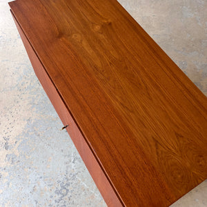 Kommode Teak mit Schranktüren & Schloss von IDEE Möbel