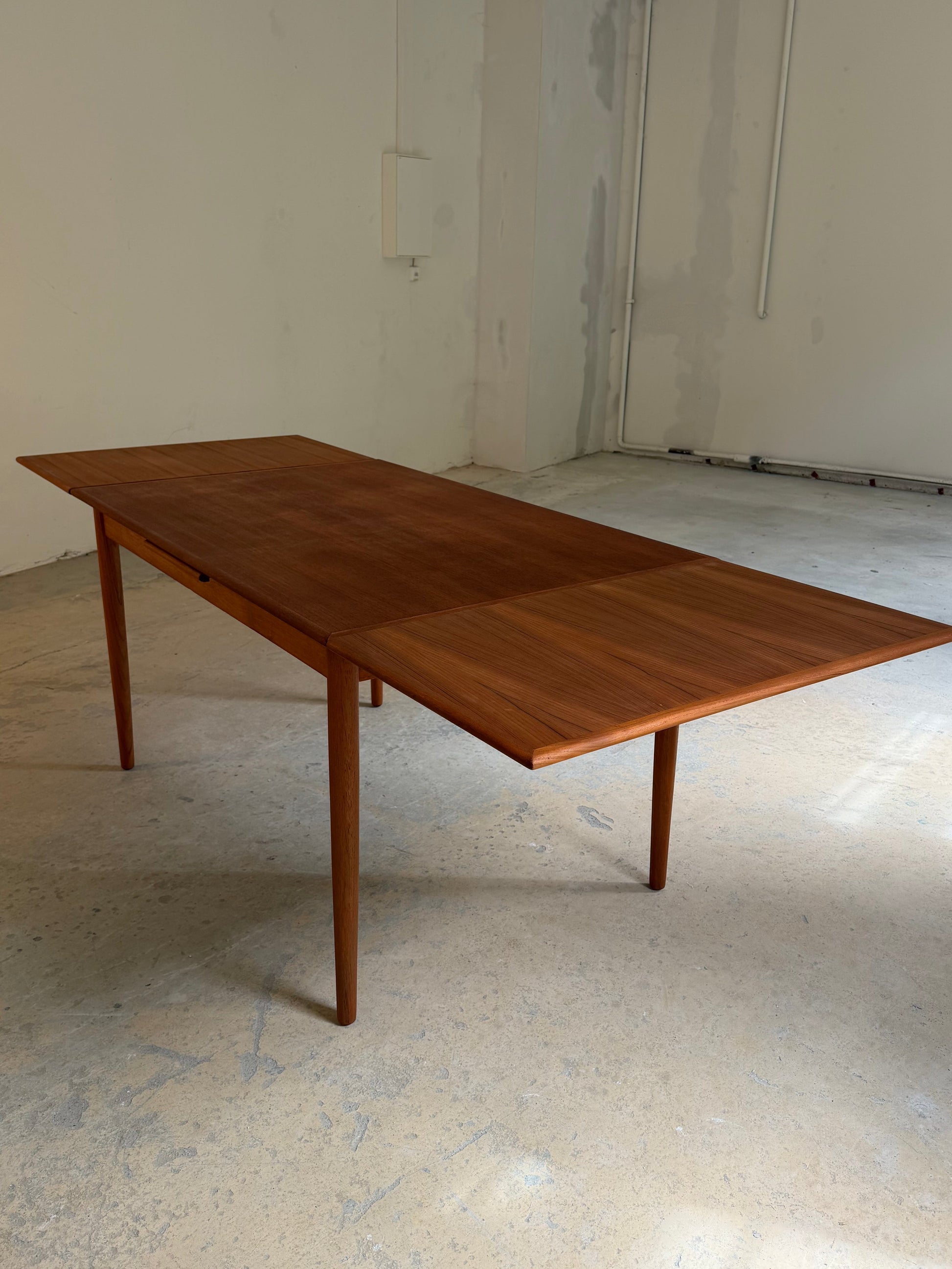 Ausziehbarer Esstisch Teak aus Dänemark