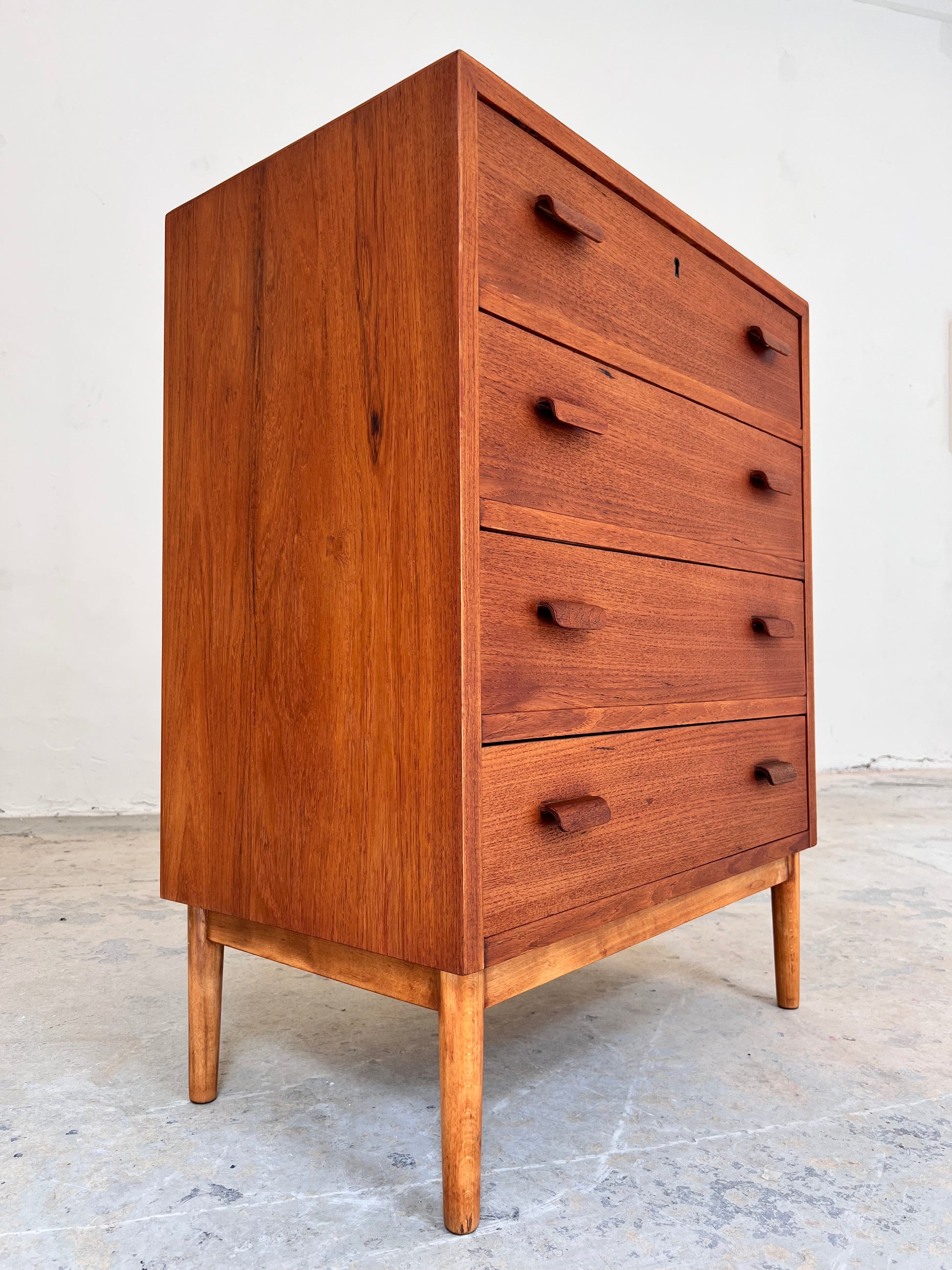 Kommode Teak mit Schloss aus Dänemark