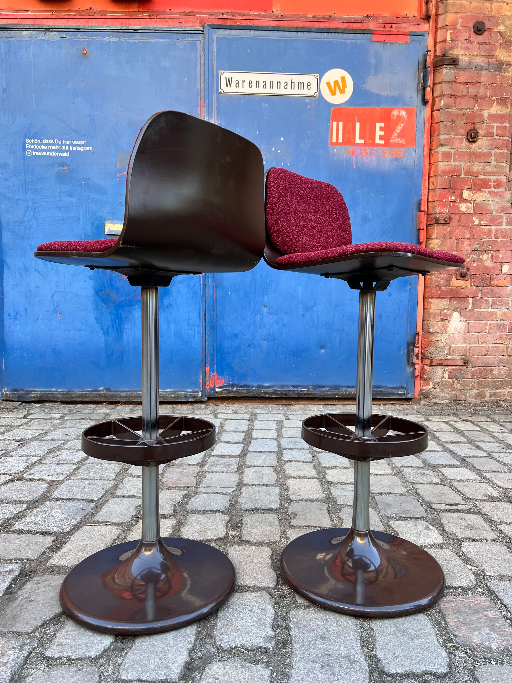 Barhocker braun rot neu bezogen