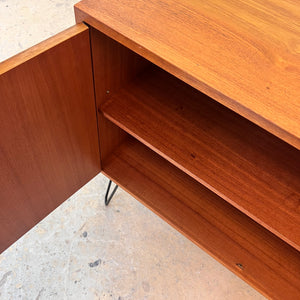 Schrank Teak auf Hairpinlegs