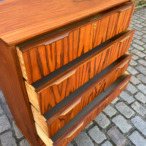Kommode Teak mit Schloss aus Dänemark