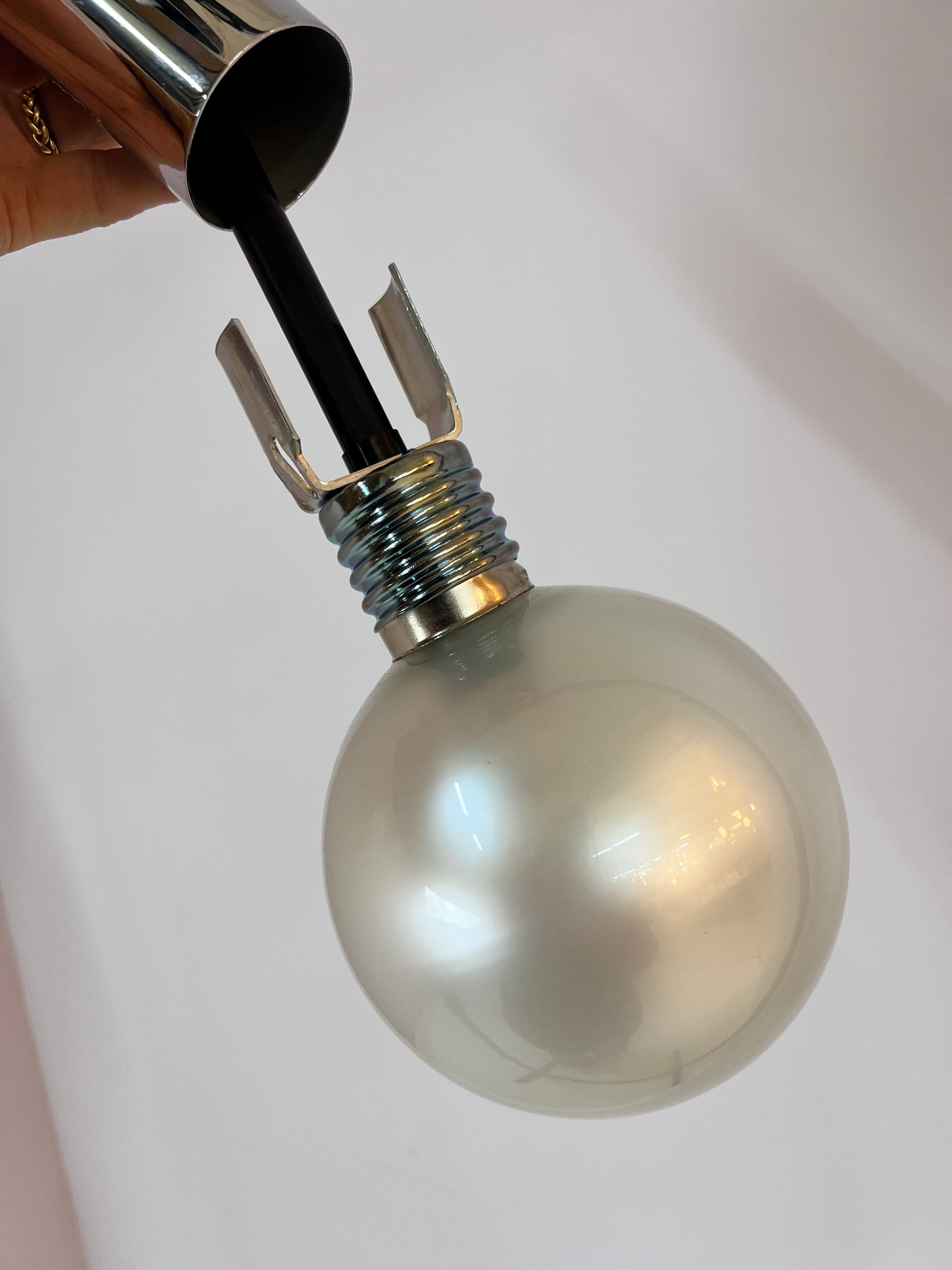 Hängelampe Big Globe Perlmutt Chrom von Motoko Ishii für STAFF