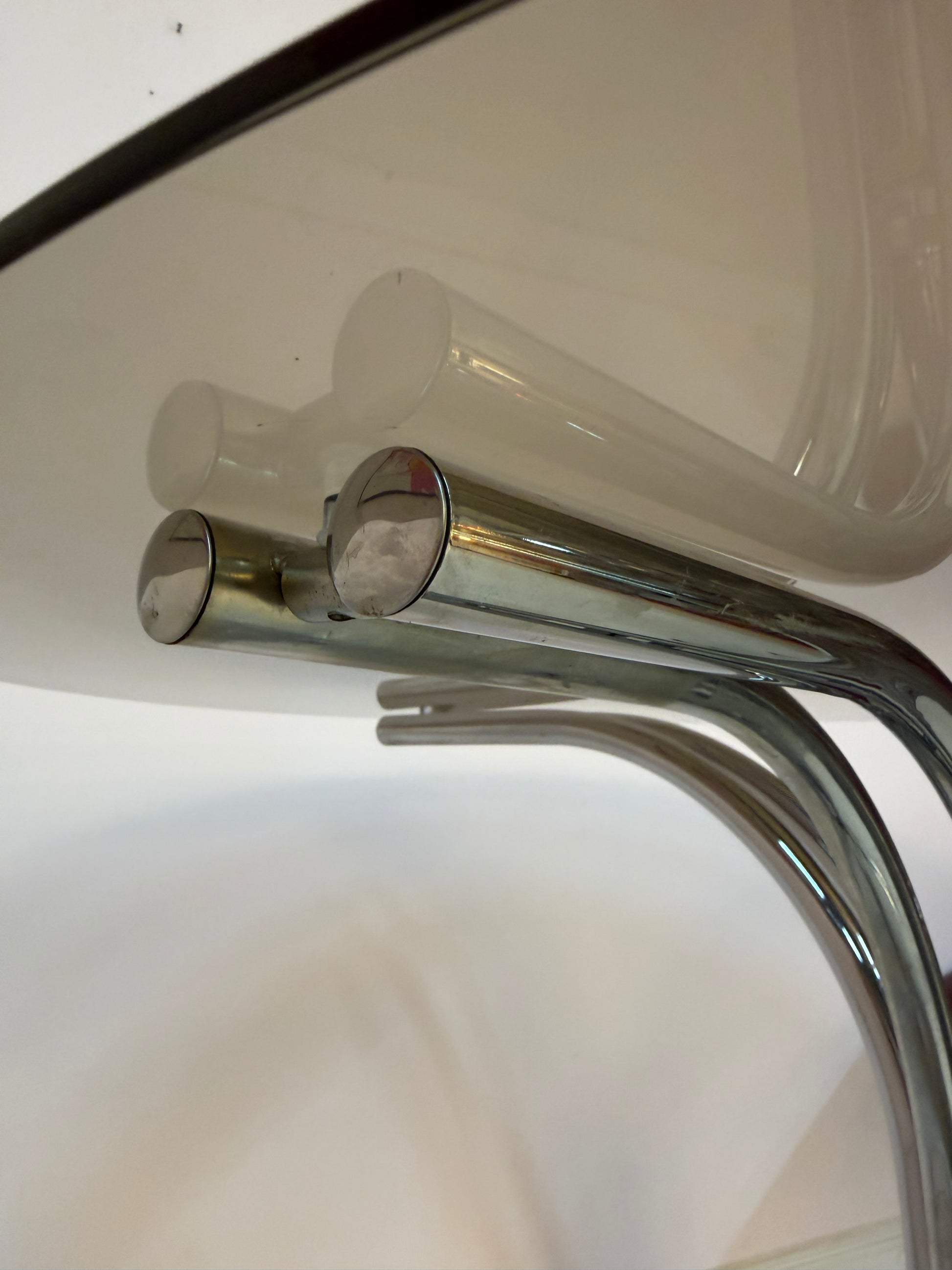Runder Esstisch Chrom & Rauchglas