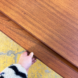 Ausziehbarer Couchtisch Teak mit Ablage