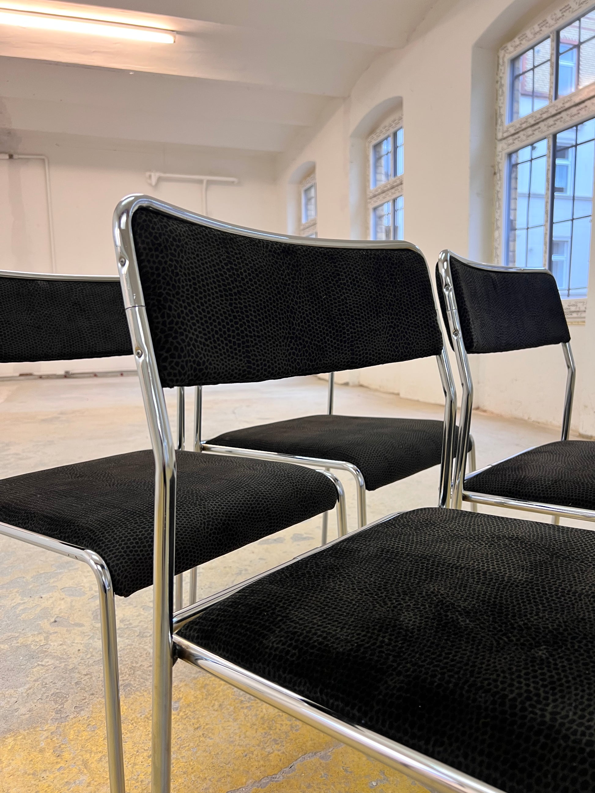 Set: 4x TACKE Polsterstuhl schwarz Chrom