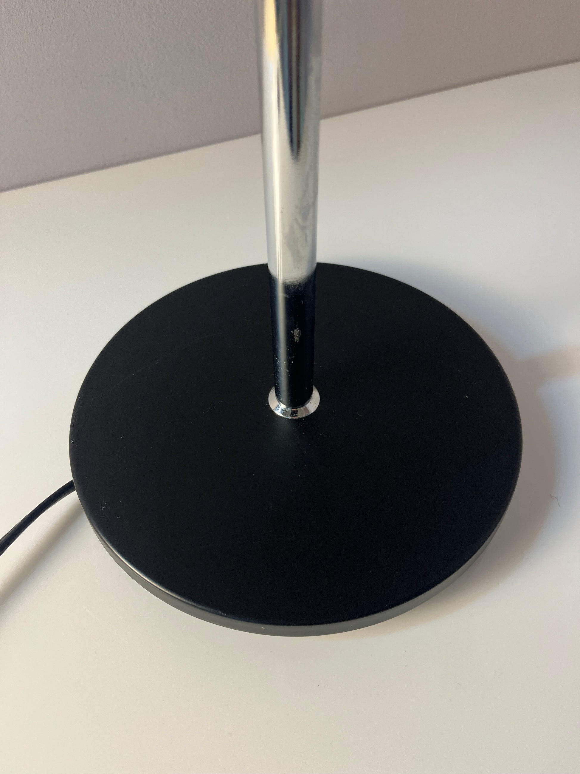Tischlampe neu lackiert lila ocker aus Dänemark