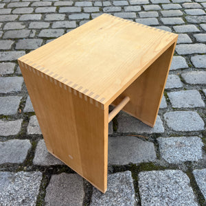 Ulmer Hocker von Max Bill