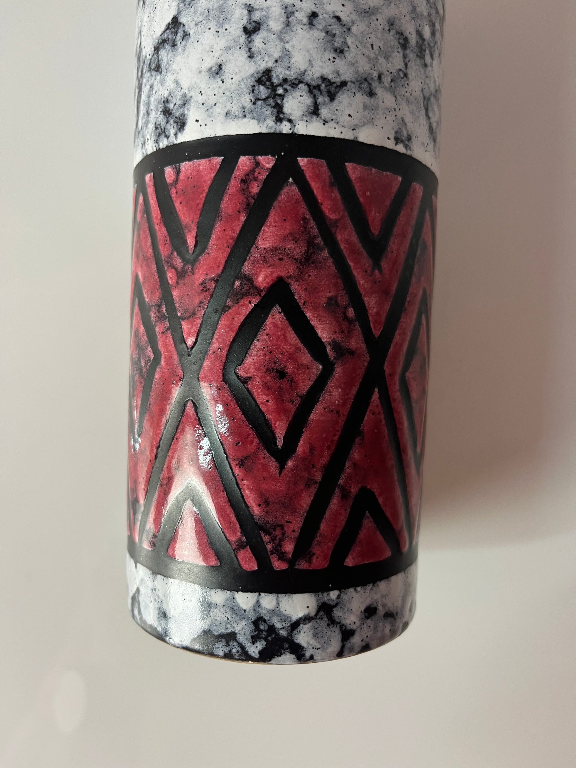 Vase 896/0 rot weiß von Strehla Keramik