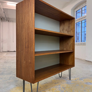 Regal Typ 430 Nussbaum von Joachim Nebelung für Hellerau