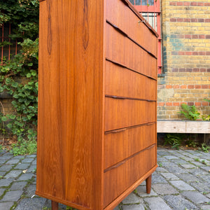 Tallboy Kommode Teak mit Schloss aus Dänemark