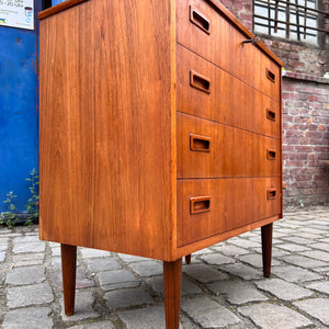 Kommode Teak mit Schloss aus Dänemark