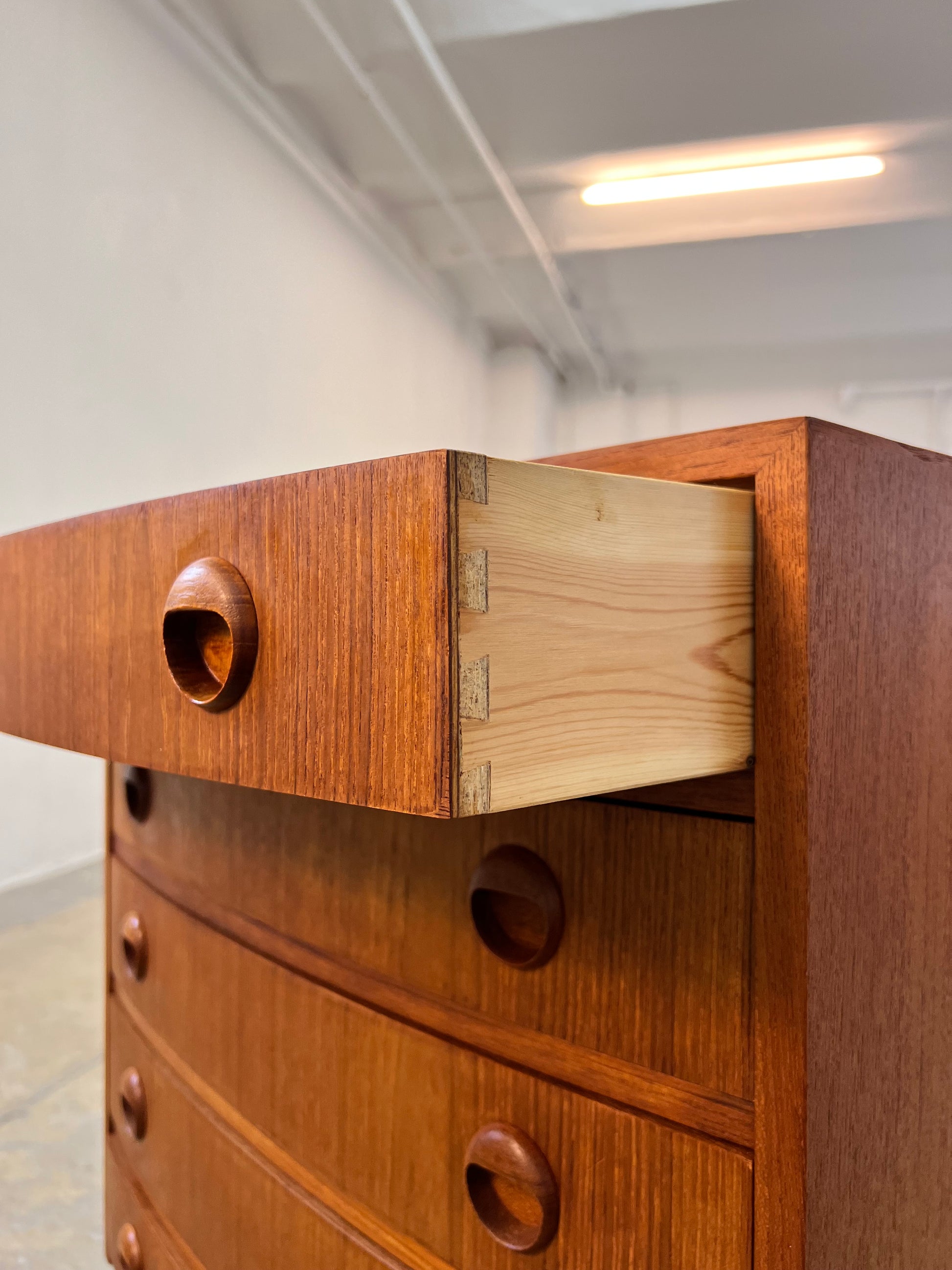 Geschwungene Kommode Teak von Kai Kristiansen