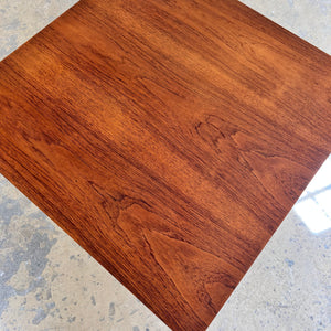 Quadratischer Esstisch Teak mit original Hairpinlegs