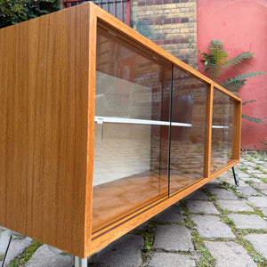 Sideboard Teak mit Vitrine & neuen Chromfüßen