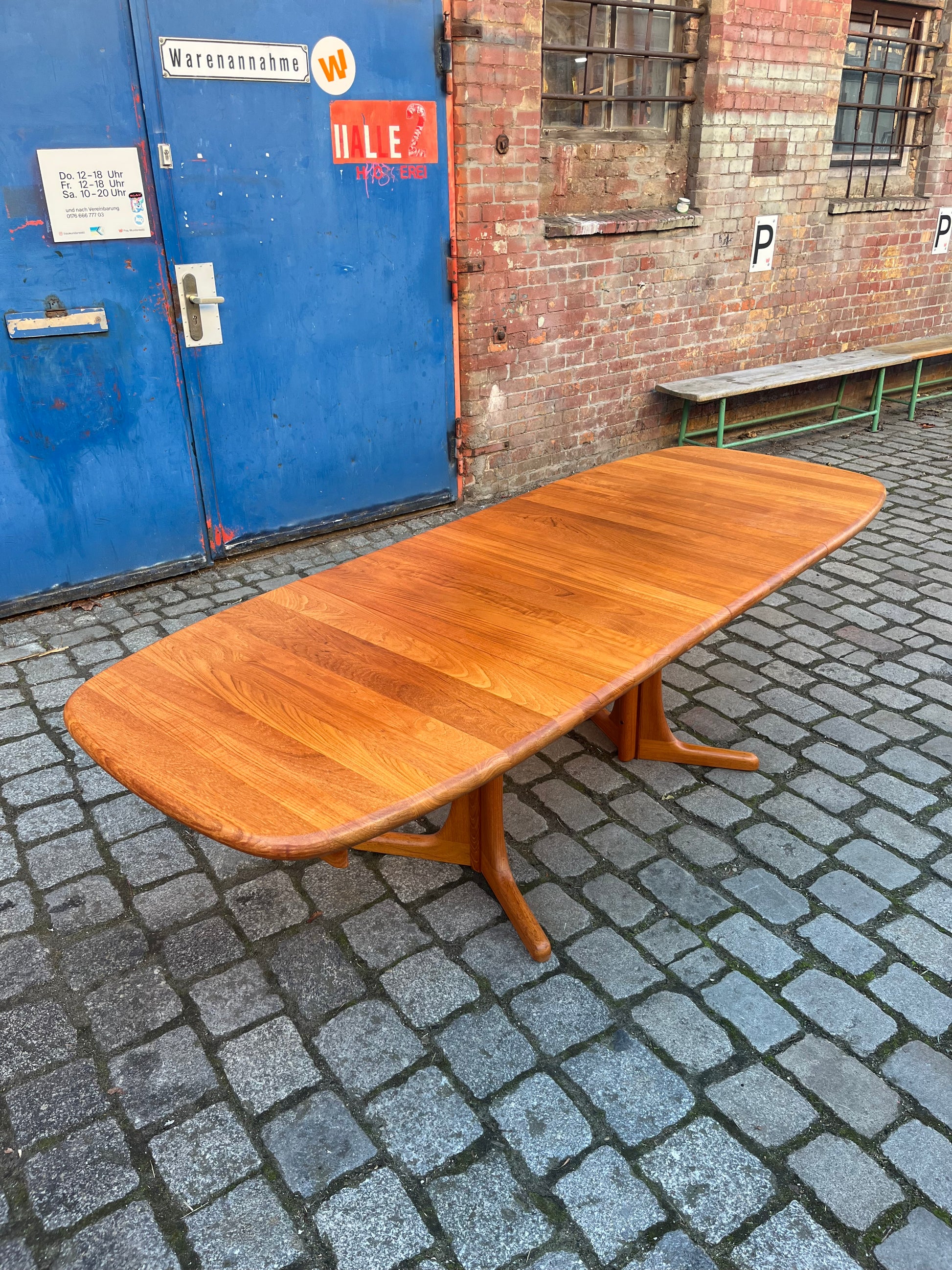 Ausziehbarer Esstisch Teak mit integriertem Fach für Platten