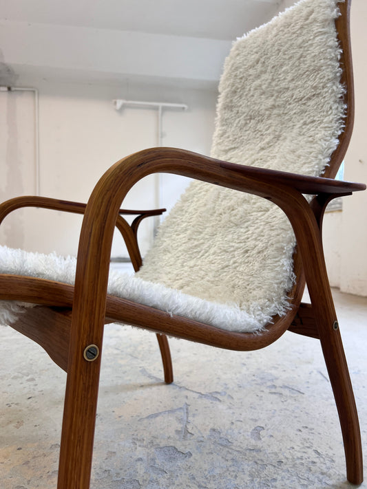 Sessel Lamino mit Fell von Yngve Ekström für Swedese