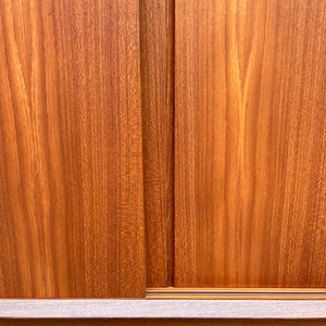 Highboard Teak mit schrägen Griffen aus Dänemark