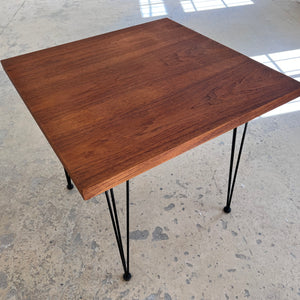 Quadratischer Esstisch Teak mit original Hairpinlegs
