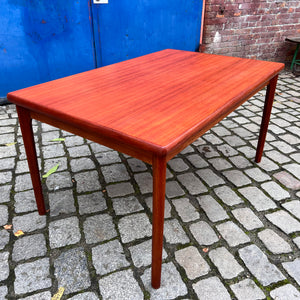 Ausziebarer Esstisch Teak von Henning Kjearnulf
