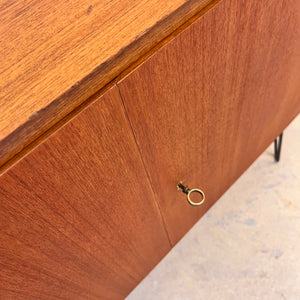 Schrank Teak auf Hairpinlegs