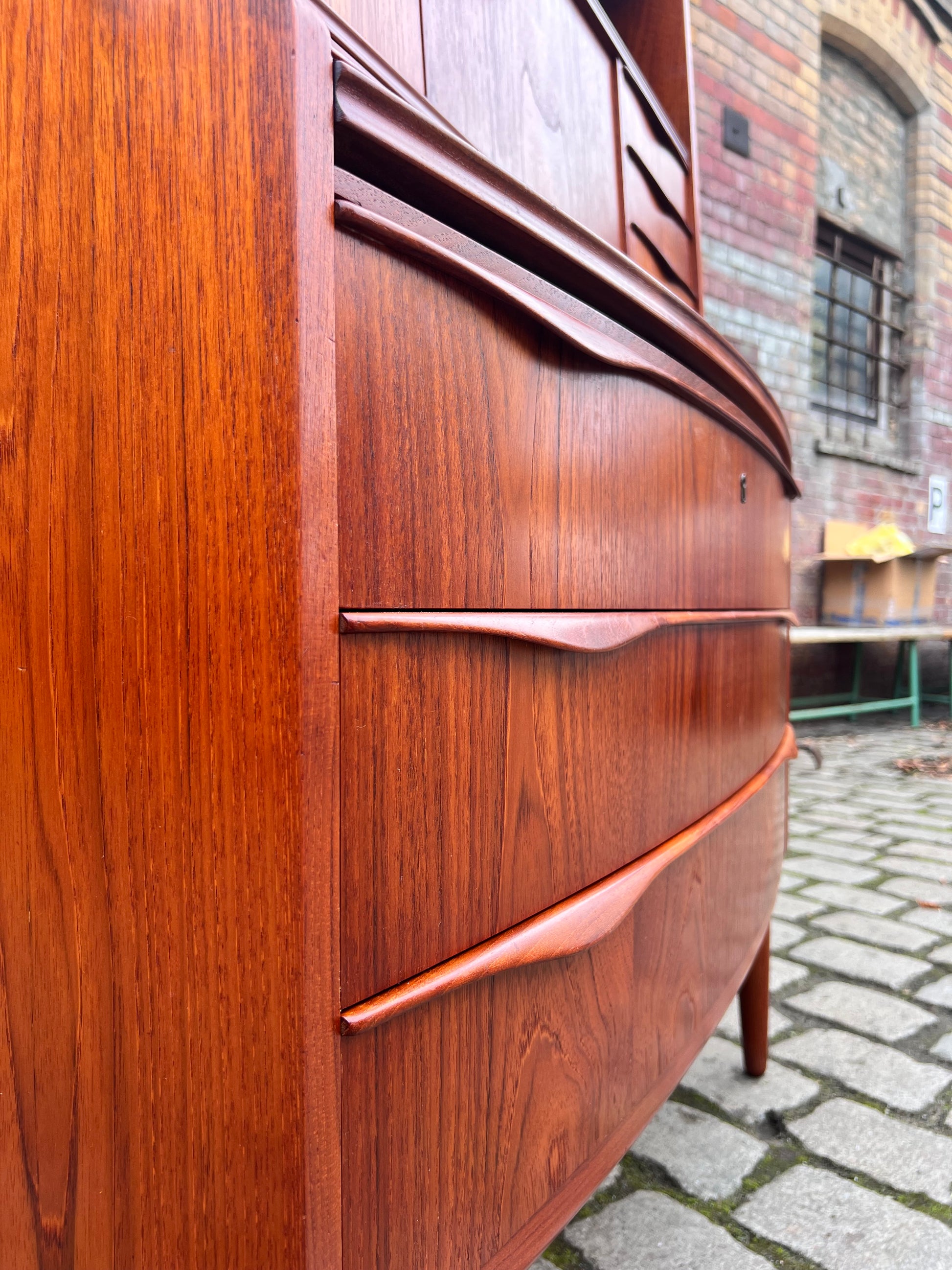 Halbrunder Sekretär Teak aus Dänemark