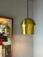 Lade das Bild in den Galerie-Viewer, Hängelampe Messing aus Dänemark
