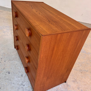 Kommode Teak mit runden Griffen aus Dänemark