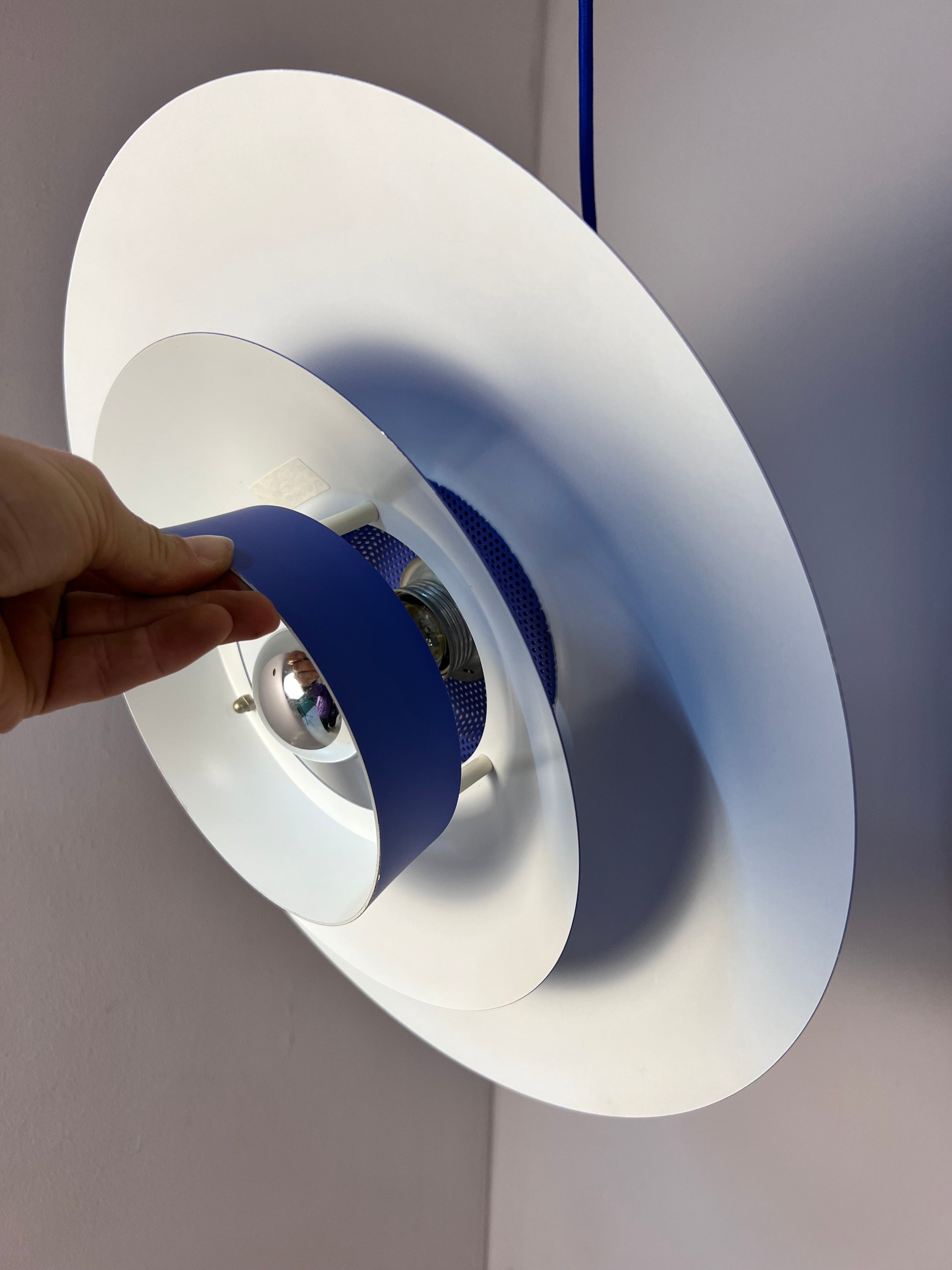 Lamellenlampe Donau blau von JEKA