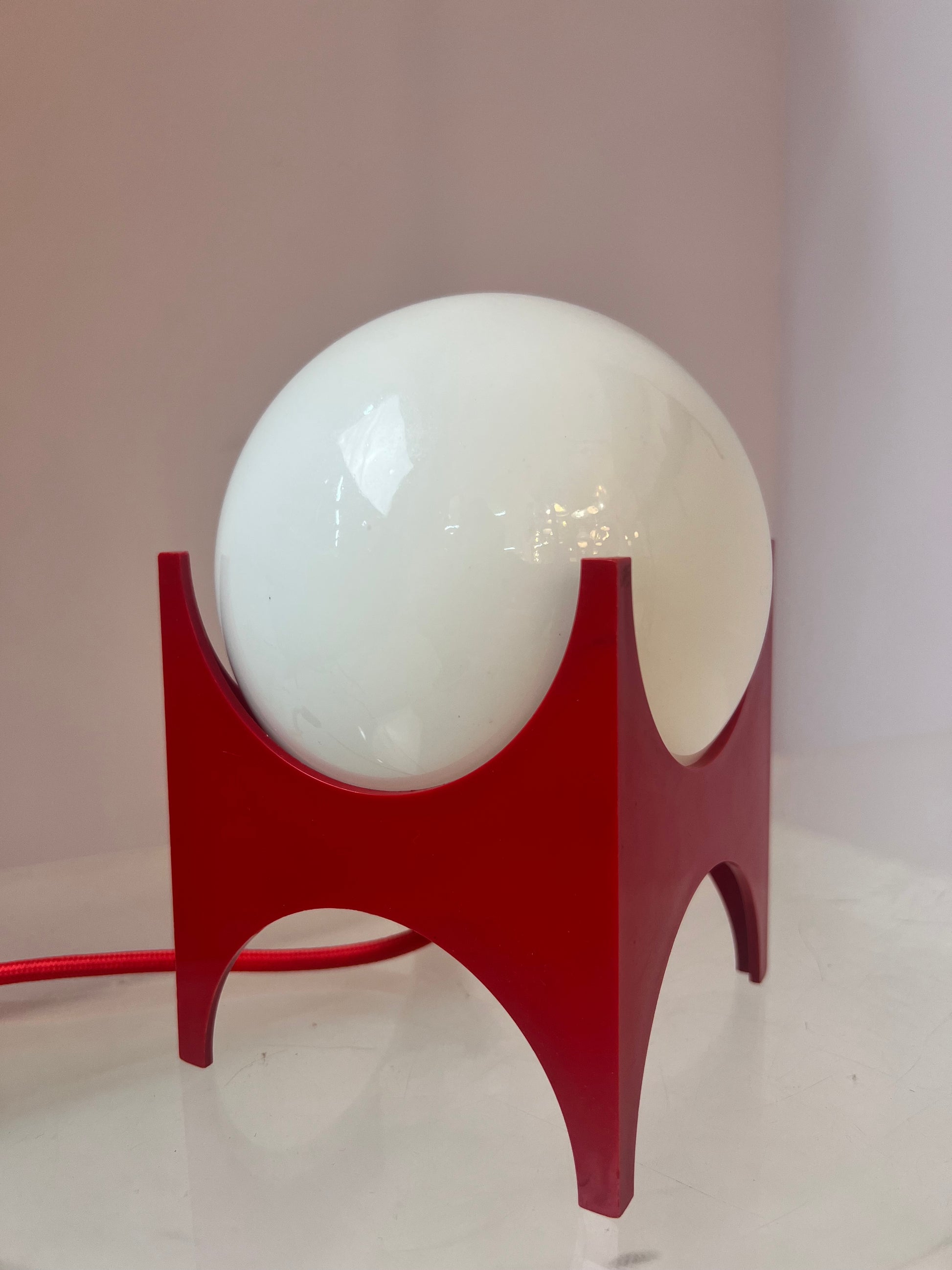 Tischlampe rot weiß von Richard Essig