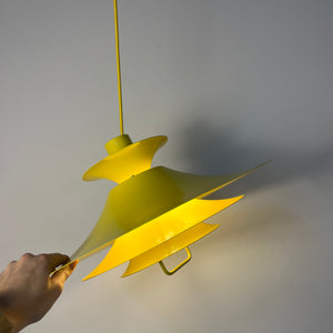 Lamellenlampe neu lackiert gelb aus Dänemark