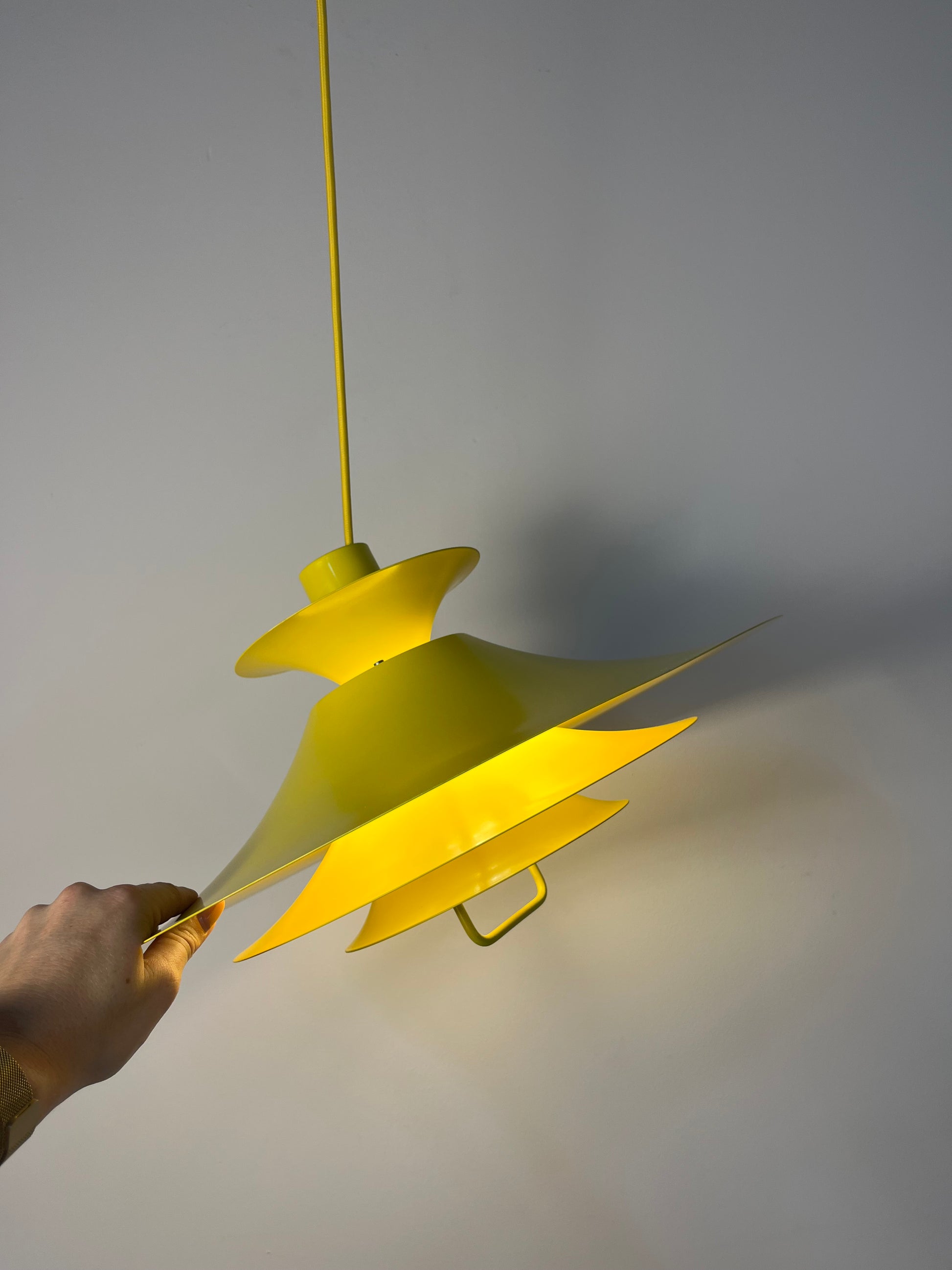Lamellenlampe neu lackiert gelb aus Dänemark