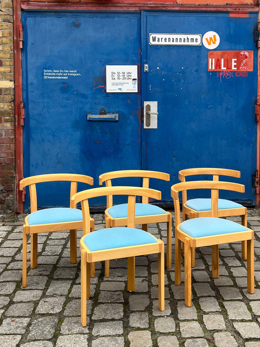 Polsterstuhl blau Buche mit runder Lehne aus Dänemark