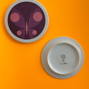 Set: 2x Sammelteller / Wandteller Schmetterlinge violett von Ib Antoni für Bing & Grøndahl