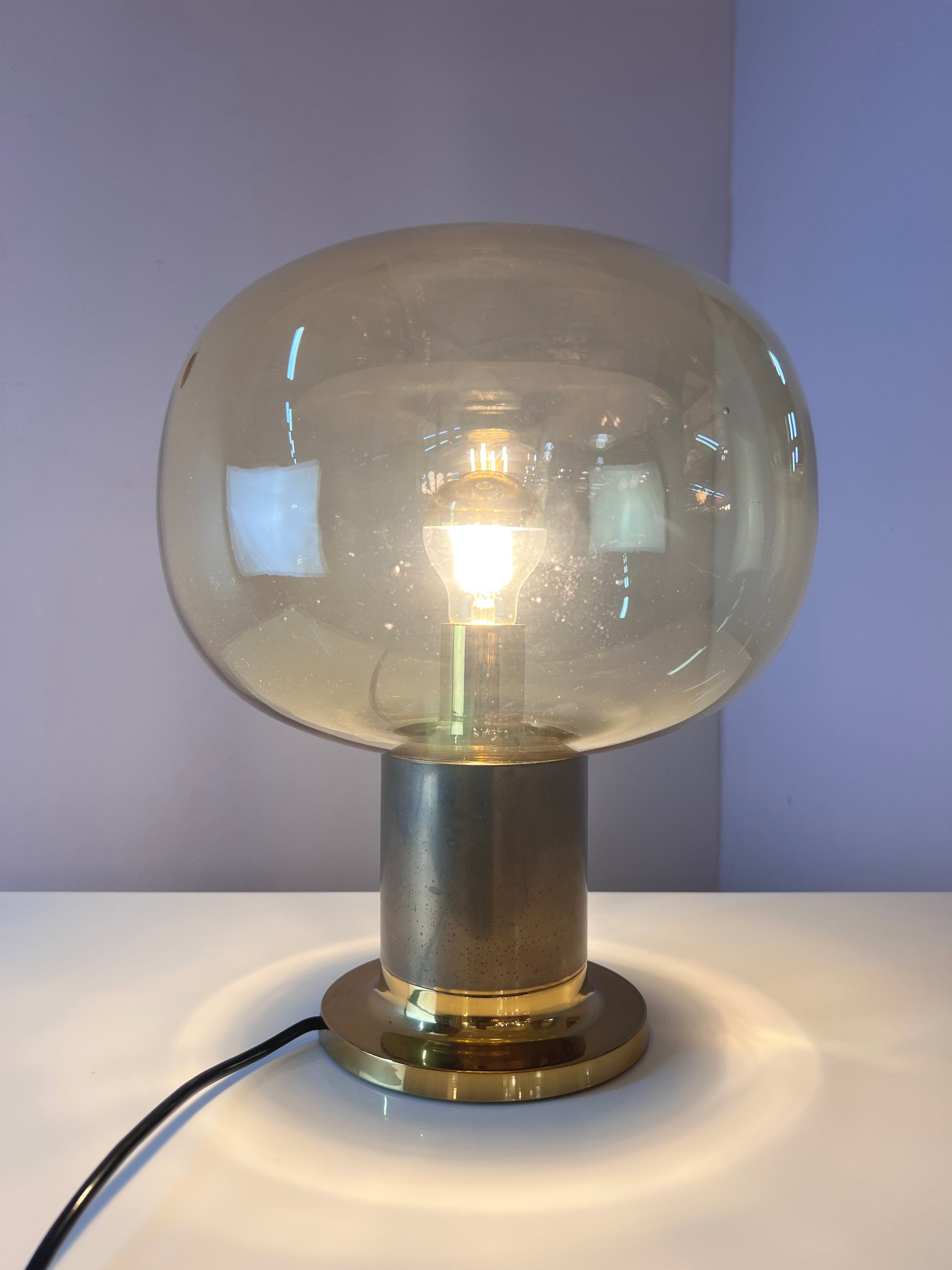 Tischlampe Messing Glas mundgeblasen