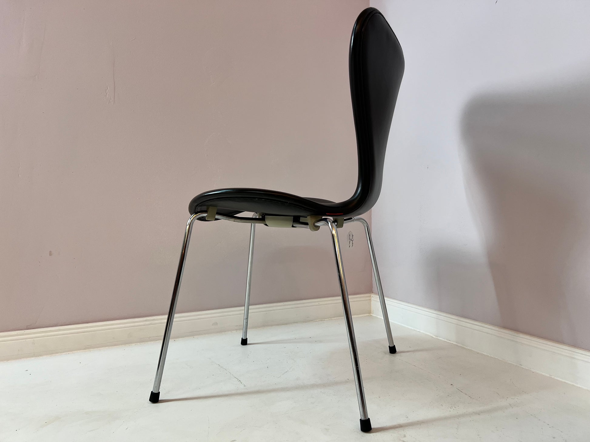 Polsterstuhl Serie 7 dunkelbraun Echtleder von Arne Jacobsen für Fritz Hansen