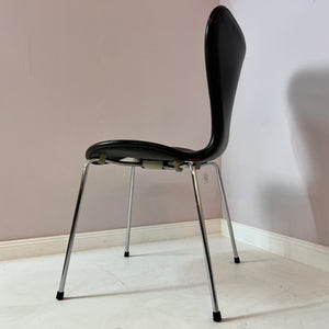 Polsterstuhl Serie 7 dunkelbraun Echtleder von Arne Jacobsen für Fritz Hansen