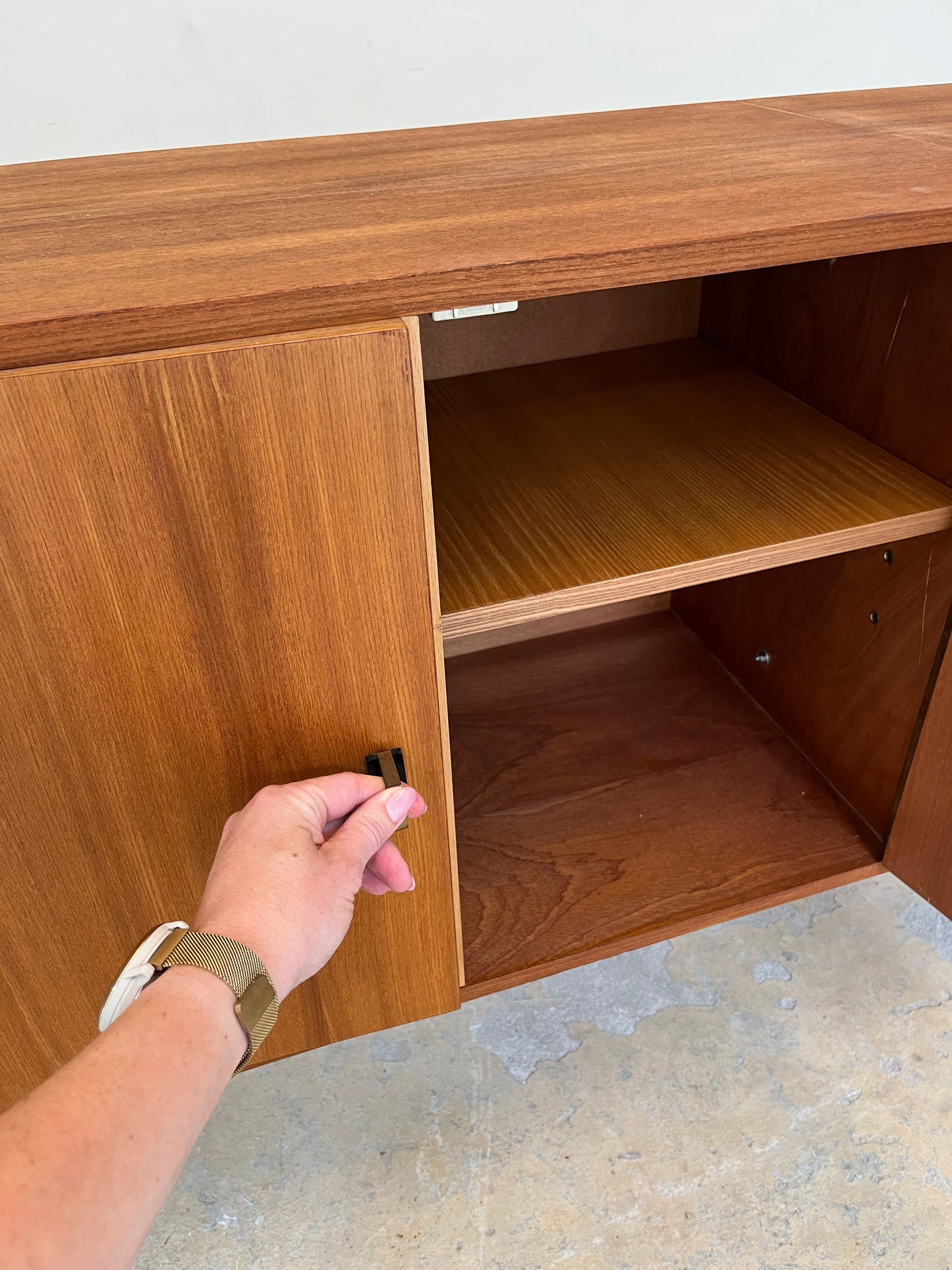 Sideboard Teak mit Flügeltüren & Messinggriffen