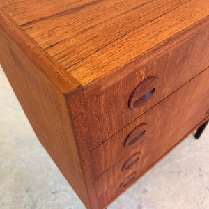Kommode Teak mit runden Griffmulden aus Dänemark