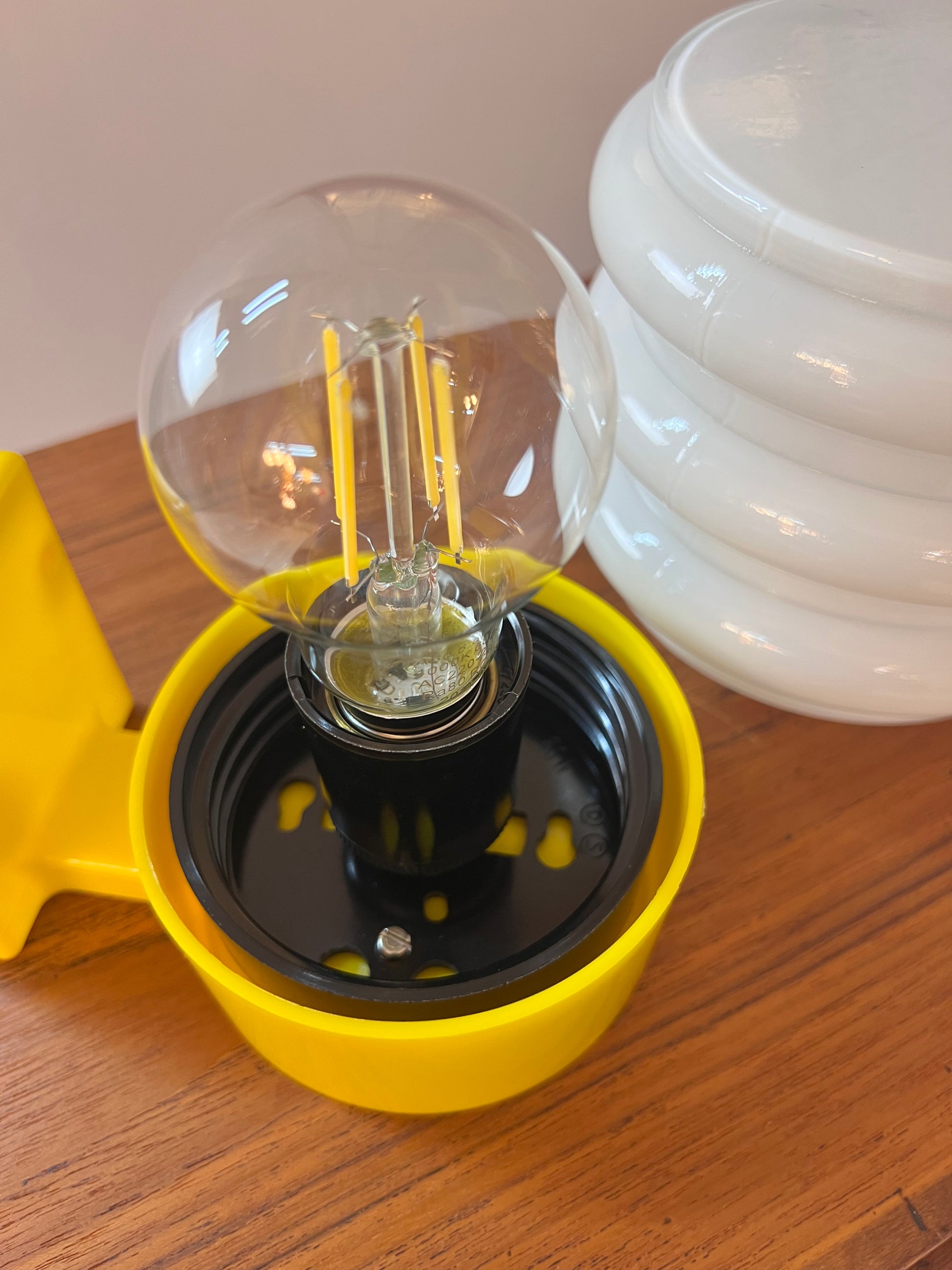 Schwedische Wandlampe 70er