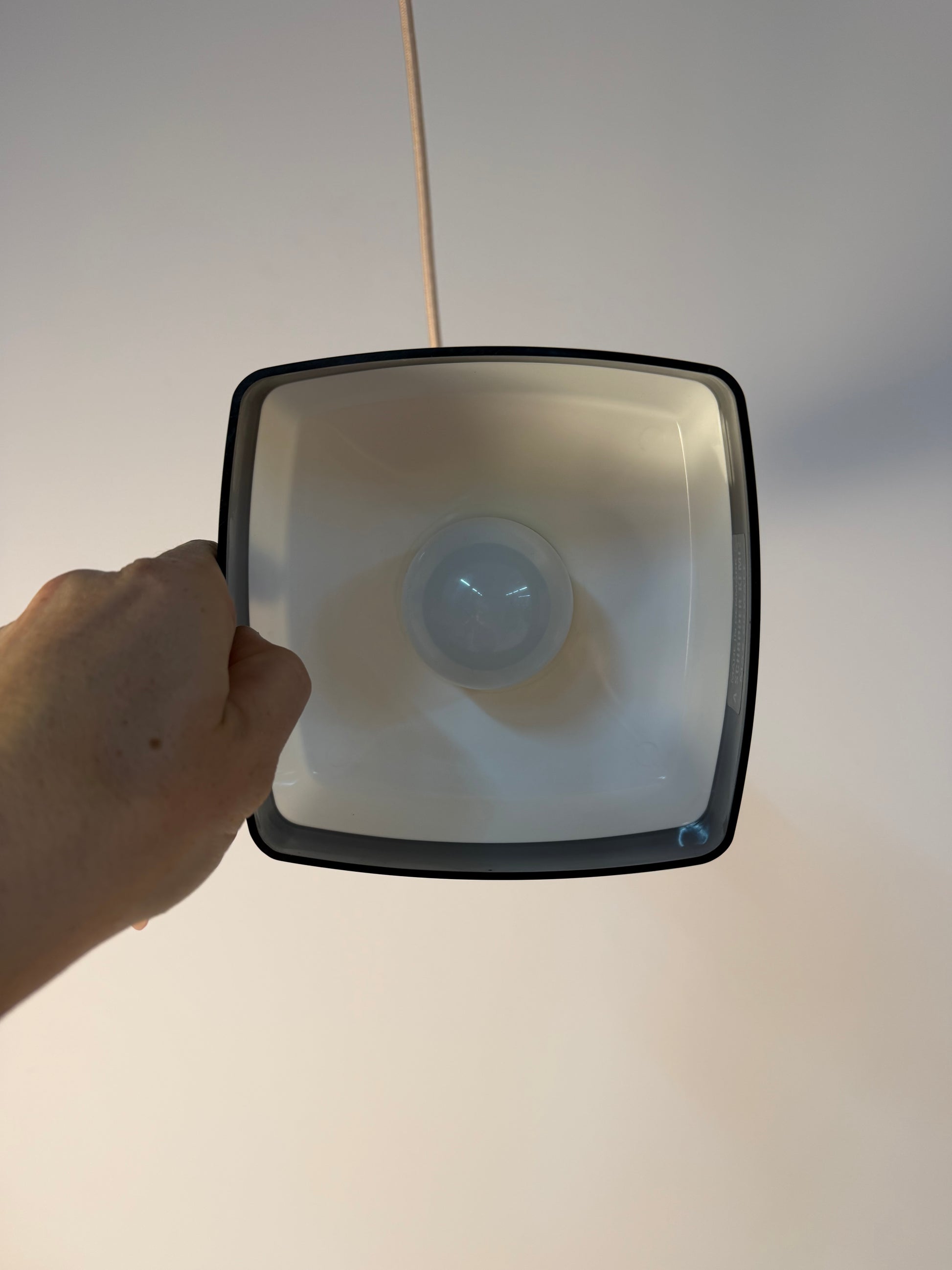 Hängelampe schwarz weiß von Bent Karlby für Schrøder-Kemi