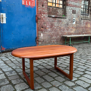 Ovaler Couchtisch Teak von Niels Bach