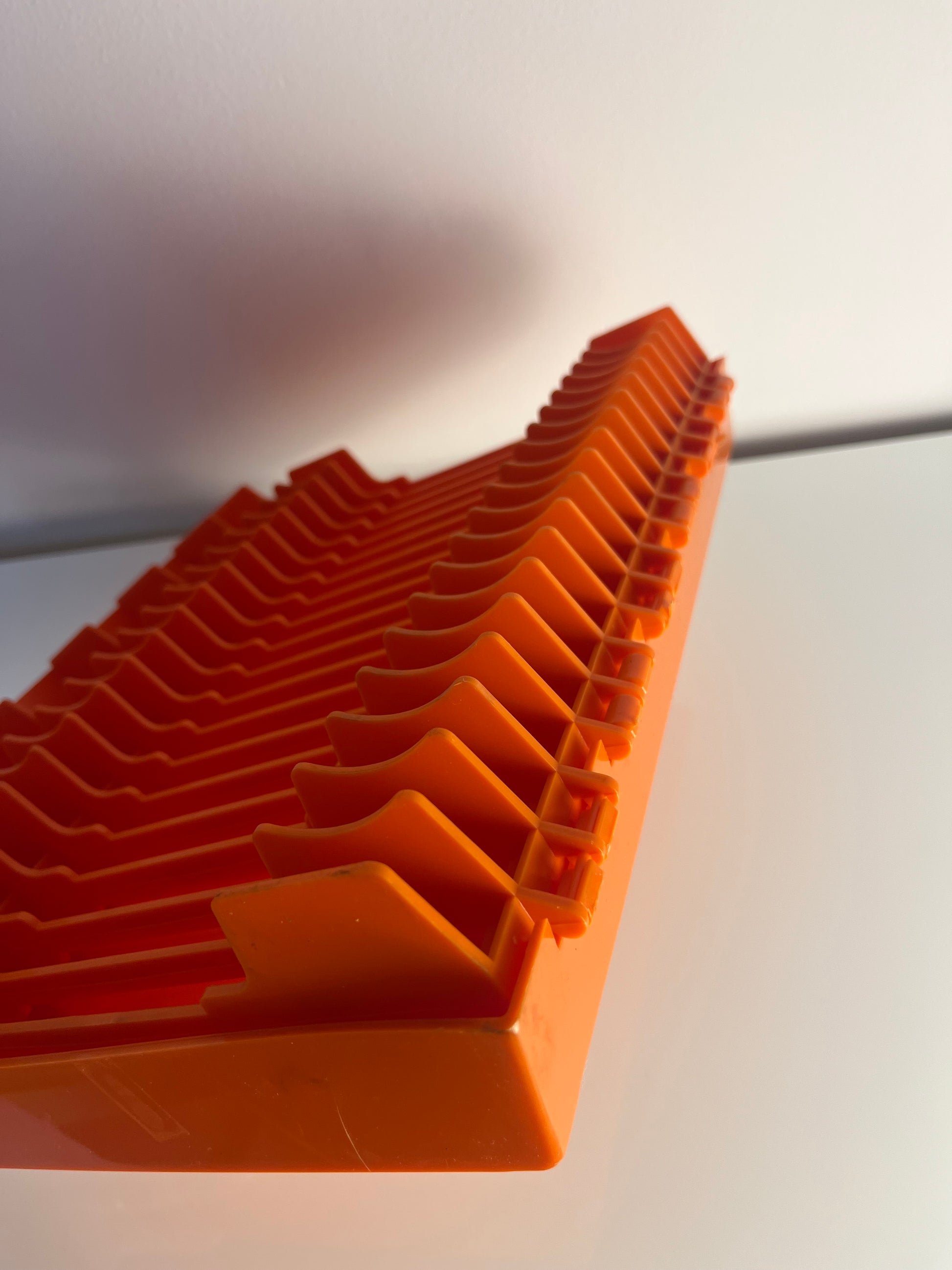 Aufklappbarer Geschirrabtropfer orange von Rhenanit