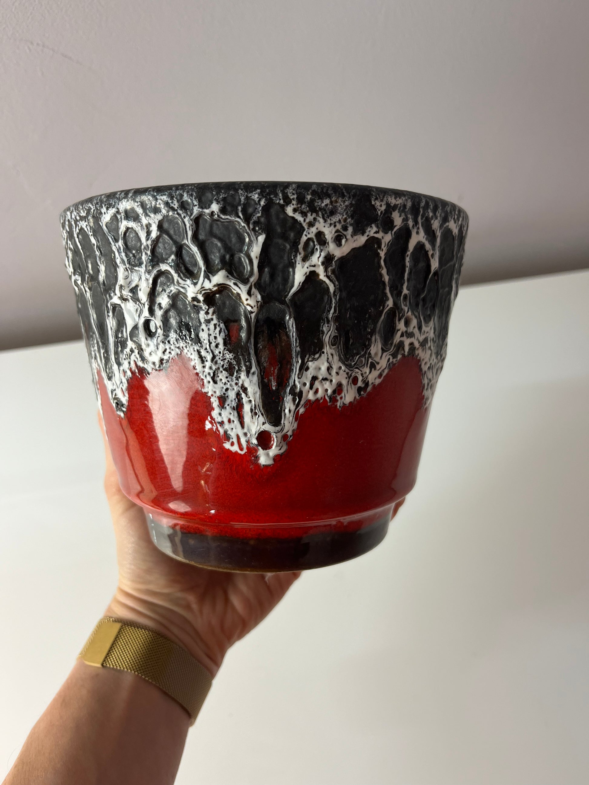 Blumentopf Fat Lava rot weiß von Jopeko Keramik