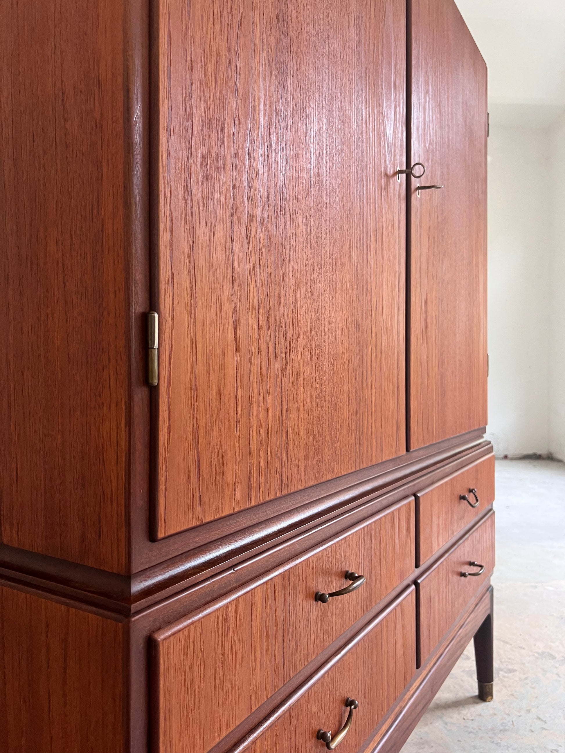 Büroschrank Teak mit Schloss aus Dänemark