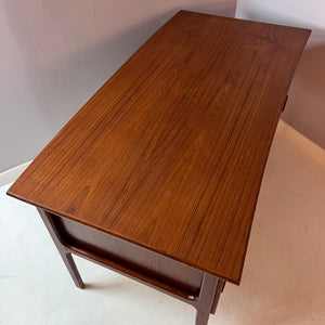 Schreibtisch „Boomerang“ Teak von IMHA Möbel