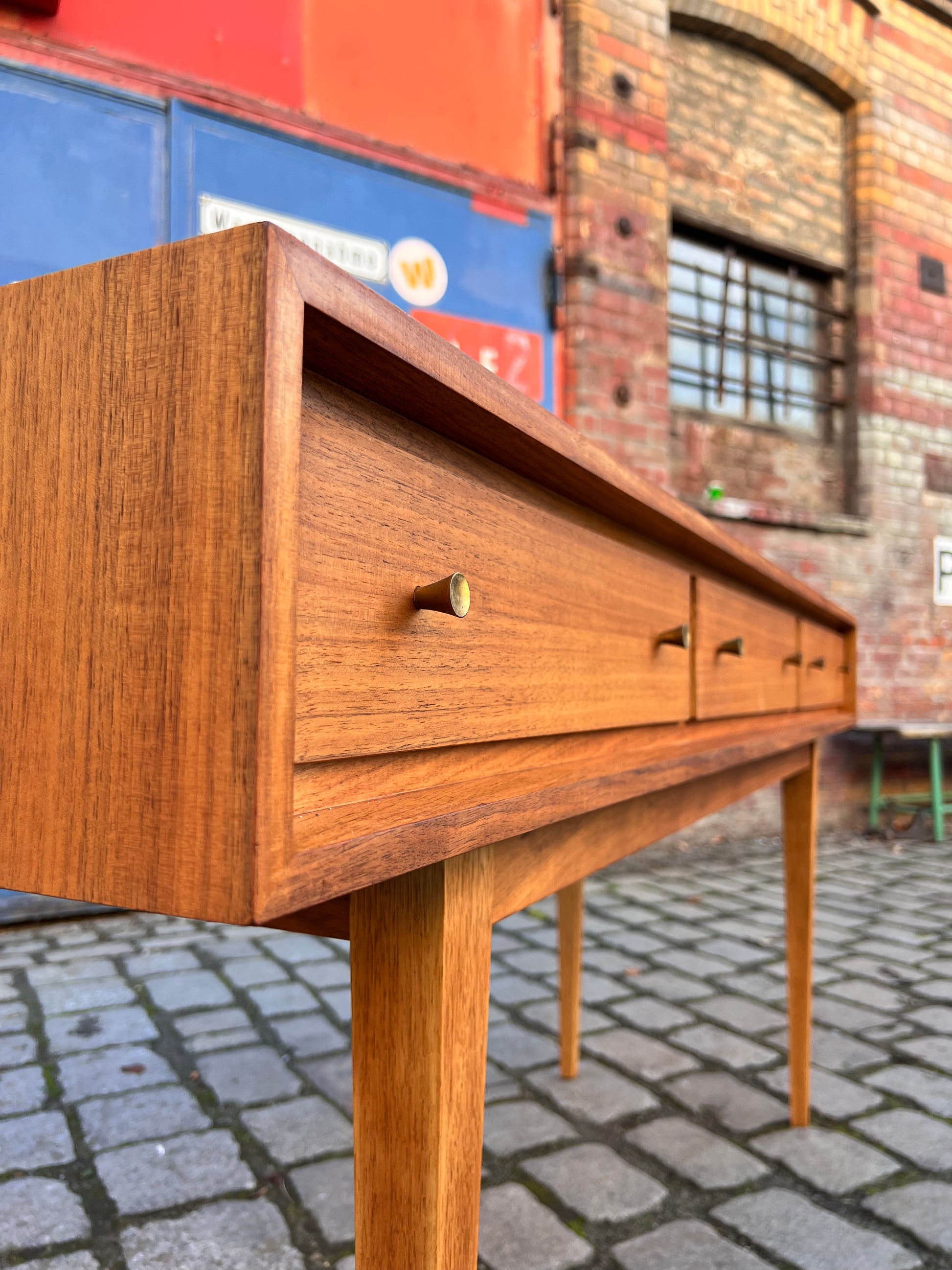 Konsolentisch Nussbaum von WK Möbel