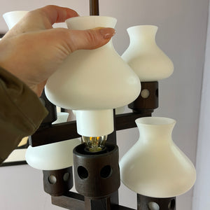 Kronleuchter dunkelbraun weiß Holz Opalglas von Vitrika