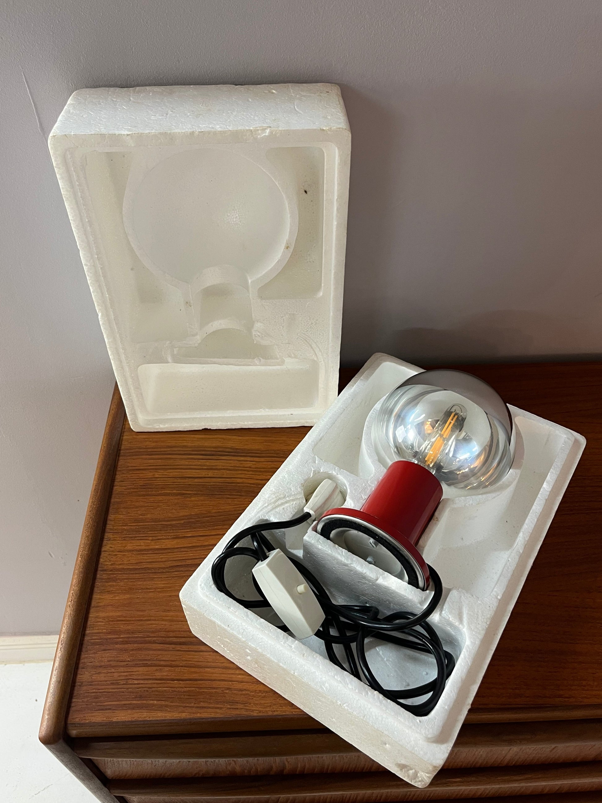 Tischlampe Big Globe rot von Motoko Ishii für STAFF